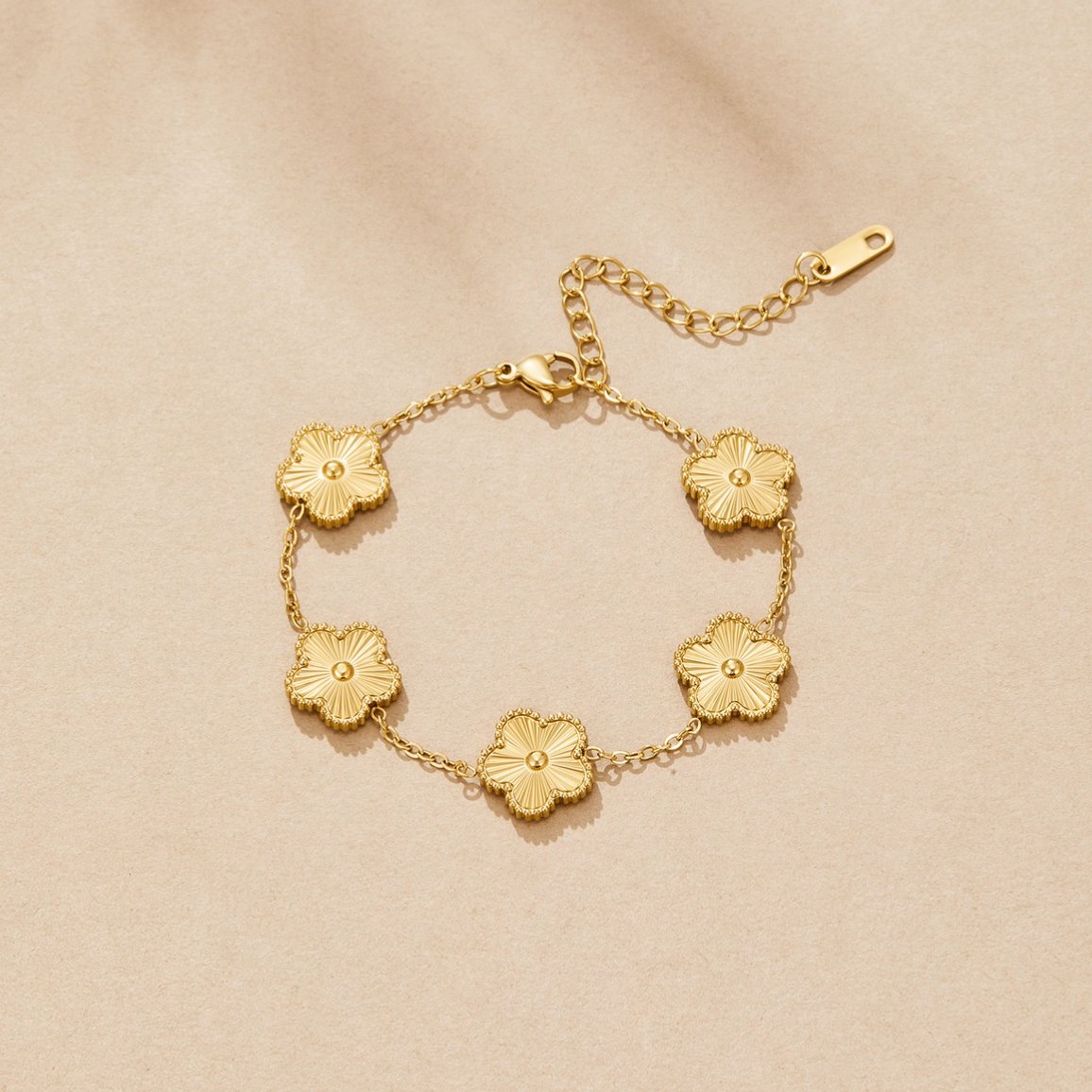 Golden Clover Bracelet - Beautiful Earth Boutique