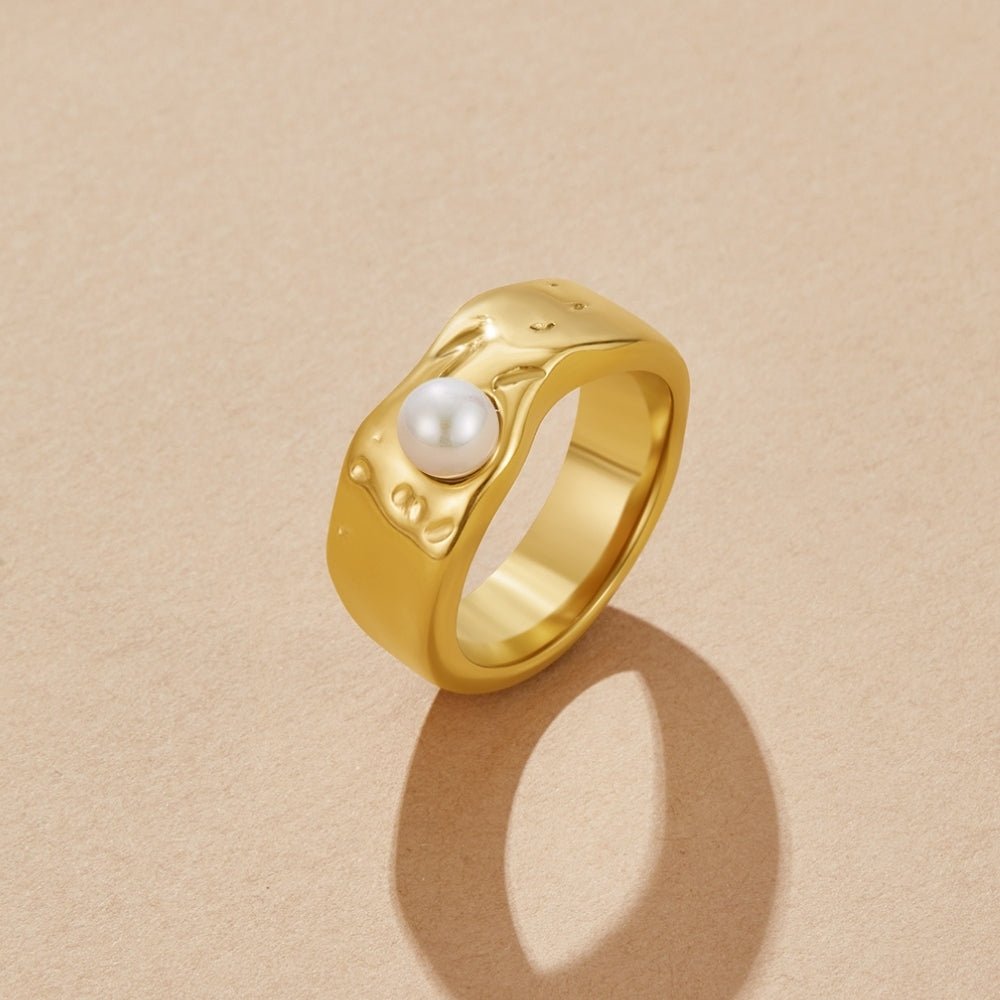 Malia Chunky Gold Pearl Ring - Beautiful Earth Boutique