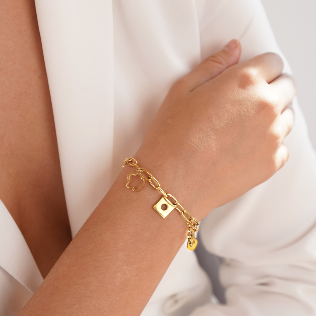 Glücksarmband mit Gänseblümchen-Charm