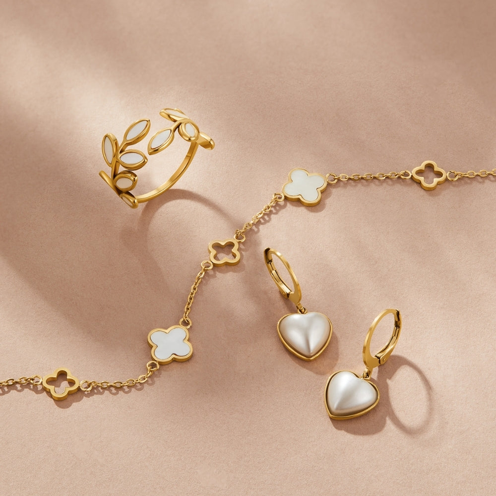 Black Friday Envelope - 3 Mystery Jewellery Pieces