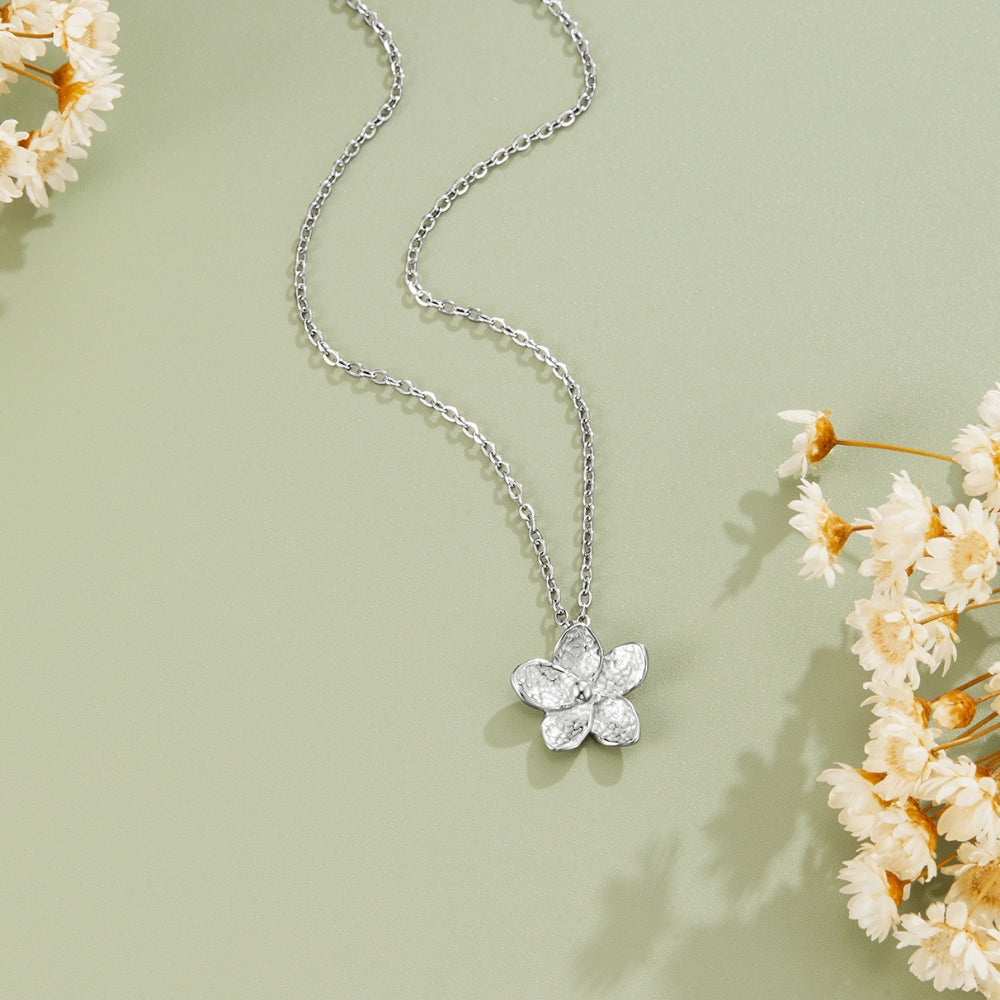 Blooming Silver Flower Neklace