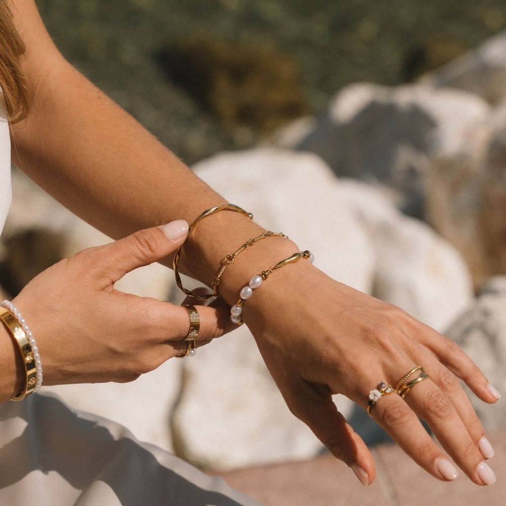 Figaro Gold Knot Chain Bracelet - Beautiful Earth Boutique